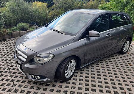 Mercedes-Benz B 180 BlueEFFICIENCY -