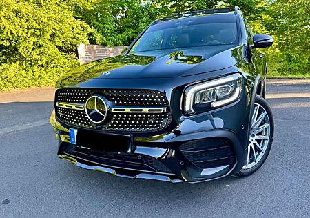 Mercedes-Benz GLB 250 AMG+7Sitze+Pano+Distronic+Night