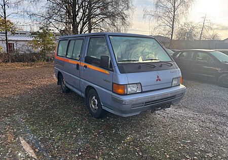 Mitsubishi L300 , mit 9 sitzen