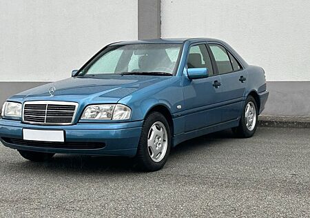 Mercedes-Benz C 180 CLASSIC