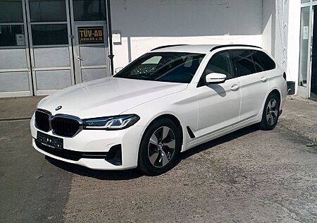 BMW 520d LASER Standheizung HiFi Sportsitze HUD PDC
