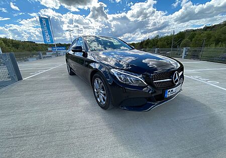 Mercedes-Benz C 180 Avantgarde Night Paket & 8x Bereifung