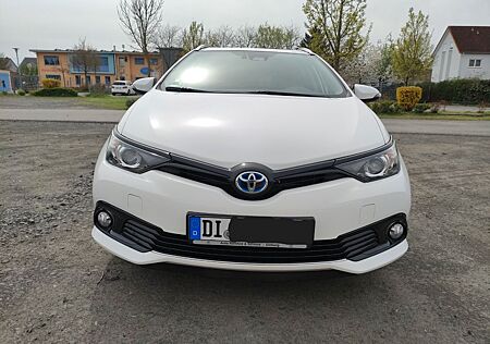 Toyota Auris Touring Sports Touring S. Hybrid 1,8-l...