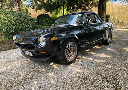 Fiat 124 Spider