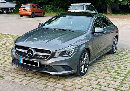 Mercedes-Benz CLA 180 -