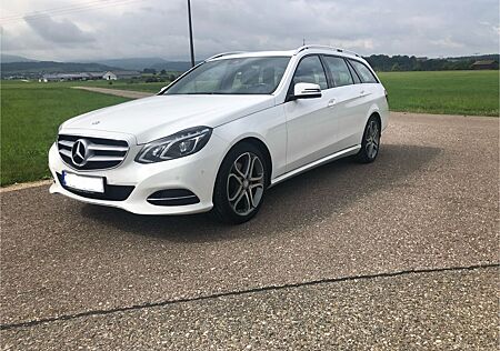 Mercedes-Benz E 250 BlueTEC 4MATIC T AVANTGARDE Autom.