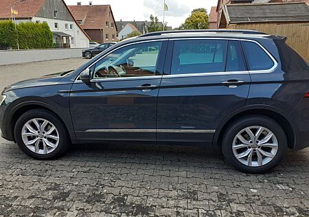 VW Tiguan Volkswagen 2.0 TDI SCR DSG 4MOTION Comfortline C...