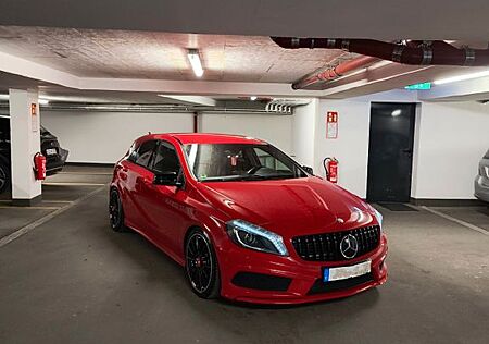 Mercedes-Benz A 180 AMG Sport Line 7G-DCT *MB100 Garantie*