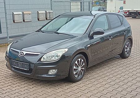 Hyundai i30 gebraucht kaufen Hyundai i30 1.6 CRDi Classic