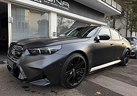 BMW M5 - Ultimate/B&W/Keramik/Carbon/MD/UPE 170.099€