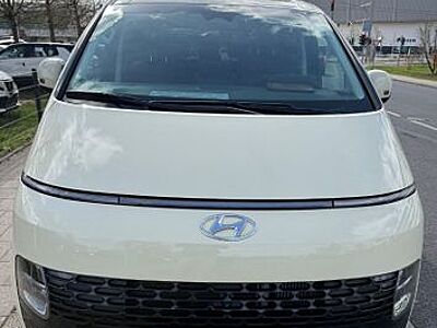 Hyundai STARIA 2.2 CRDi  Automatik 4WD Taxi 29999 Netto