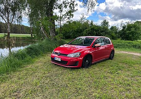VW Golf Volkswagen 2.0 TDI DSG BMT Highline GTD-Optik H&R