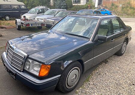 Mercedes-Benz 230