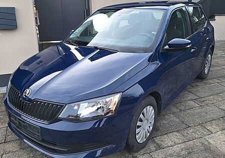 Skoda Fabia 1.0l MPI 55kW Active TÜV/ HU NEU!!!