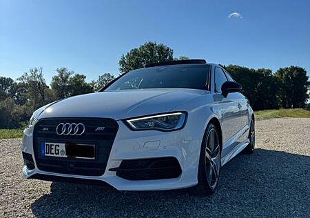 Audi S3 2.0 TFSI S tronic quattro -