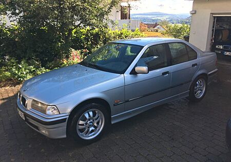 BMW 316i Limousine