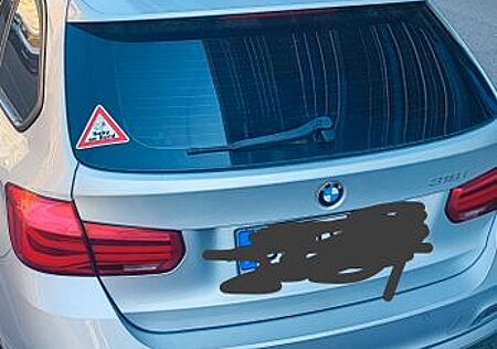 BMW 318i Touring -