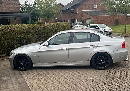 BMW 325i -