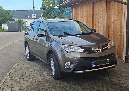 Toyota RAV 4 2,2-l-D-4D 4x4 Executive Automatik Exe...