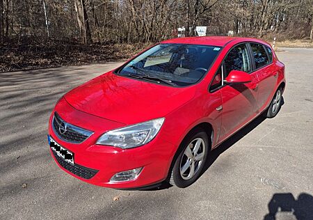 Opel Astra J Lim. 5-trg. Design Edition