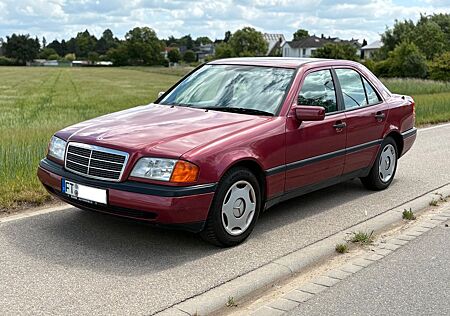 Mercedes-Benz C 180 | 124.000km