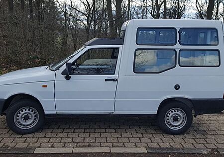 Fiat Fiorino Rollstuhltransporter mit Ladebühne