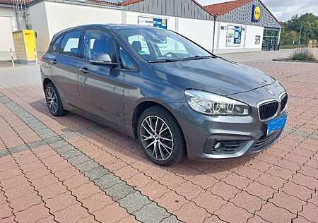 BMW 2er 220 Active Tourer 220i -
