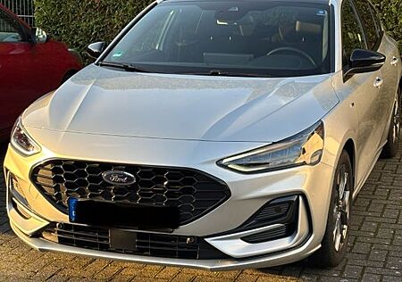 Ford Focus ST line X mit 155 PS