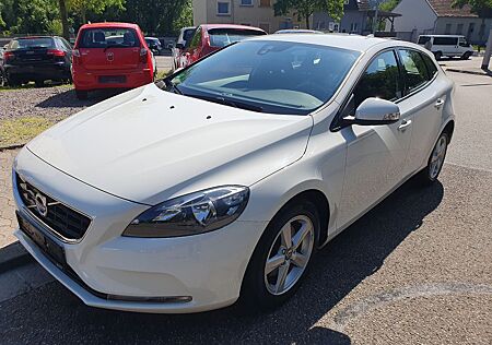 Volvo V40 Kinetic Tüv Neu