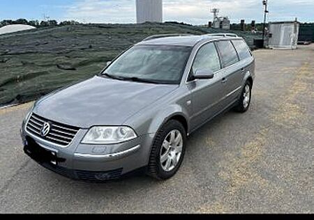 VW Passat Variant Volkswagen 2.3 V5 Highline Variant