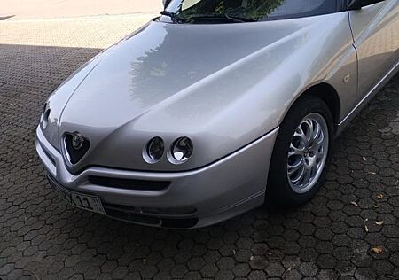 Alfa Romeo Spider 916 Lusso