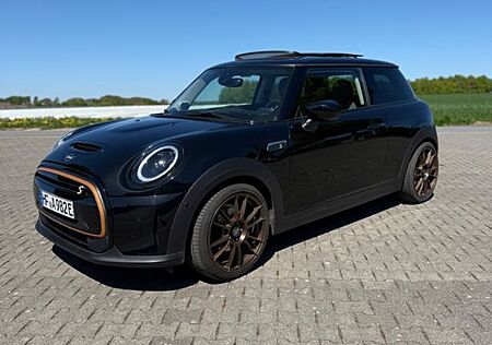 Mini Cooper SE nahezu voll ausgestattet NP 42.000€