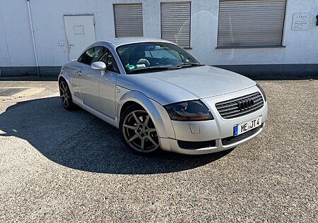 Audi TT Coupe 1.8T 132 kW (179 PS)