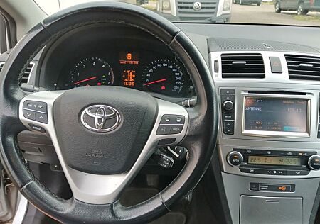 Toyota Avensis Combi 2,0-l-D-4D Life Life