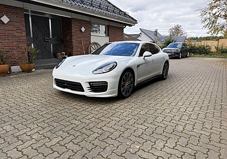 Porsche Panamera GTS Burmester Standheizung AHK Voll