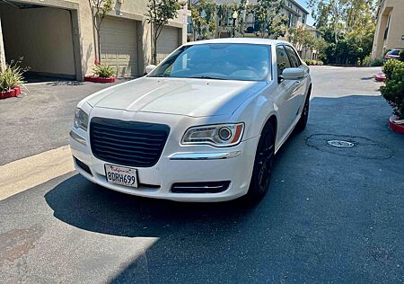 Chrysler 300C mit 20Zoll HellCat Felgen