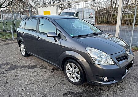 Toyota Corolla Verso 2.2-l-D-4D Executive 7 Sitzer