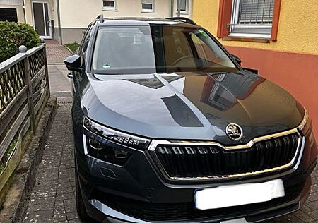 Skoda Kamiq gebraucht kaufen Skoda Kamiq 1.0l TSI DSG 81kW CLEVER, AHK