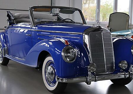 Mercedes-Benz 220 Cabriolet A