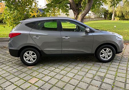 Hyundai ix35 2.0 Style 2WD Automatik Nur 44 TKM!