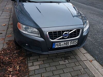 Volvo V70 D5 Momentum Automatik Xenon AHK 15 Monate TÜ
