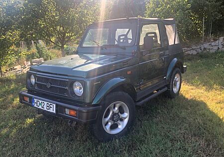 Suzuki SJ Samurai Deluxe Cabrio Deluxe - Country Club E
