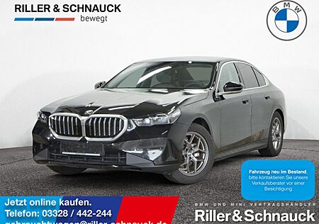 BMW 520d xDrive PANO+STANDHZG+HUD+ACC+HK