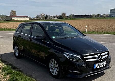 Mercedes-Benz B 200 Style Scheckheft TüV Neu