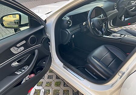 Mercedes-Benz E 300 de Autom. -