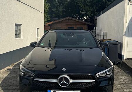 Mercedes-Benz CLA 220 CLA 220D - Coupé
