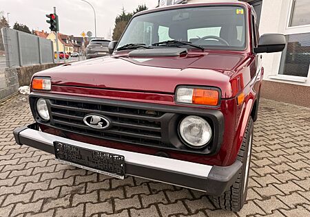 Lada Niva 4x4 Legend 2021 Autogas AHK MS-Versiegelung