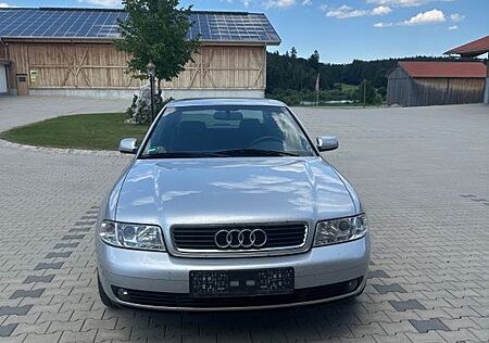 Audi A4 1.6 -