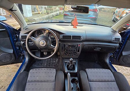 VW Passat Variant Volkswagen 1.9TDI 96kW Comfortline Varia...