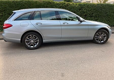 Mercedes-Benz C 180 T-Modell AVANTGARDE / TÜV bis 04/2026